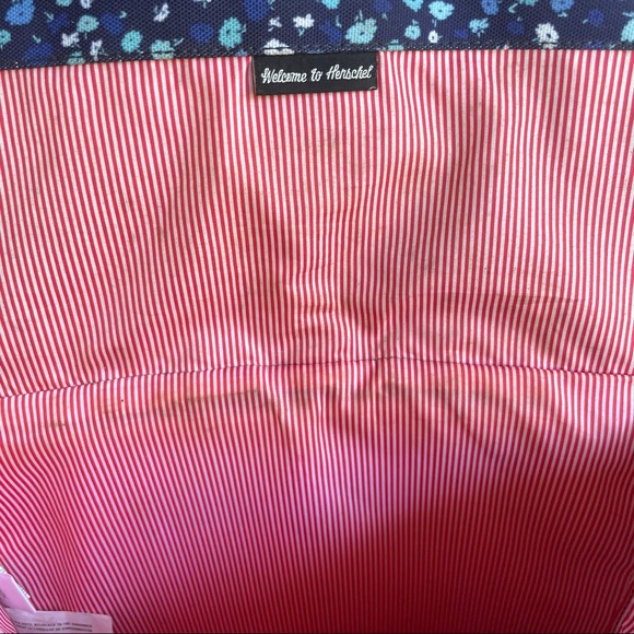 Herschel Supply Company City Pack in Blue Floral Retired Print - Picture 4 of 14